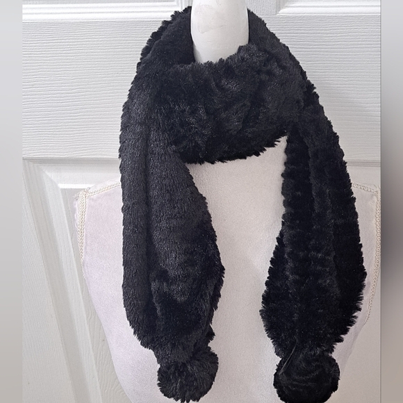 Black Faux Fur Scarf With Poms By Posh Plush - Picture 3 of 6